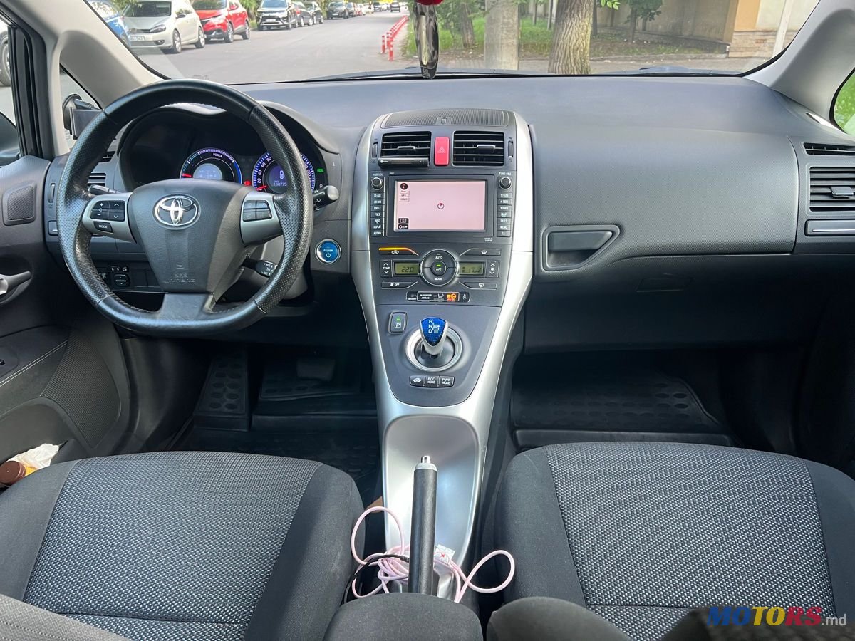 2011' Toyota Auris photo #6