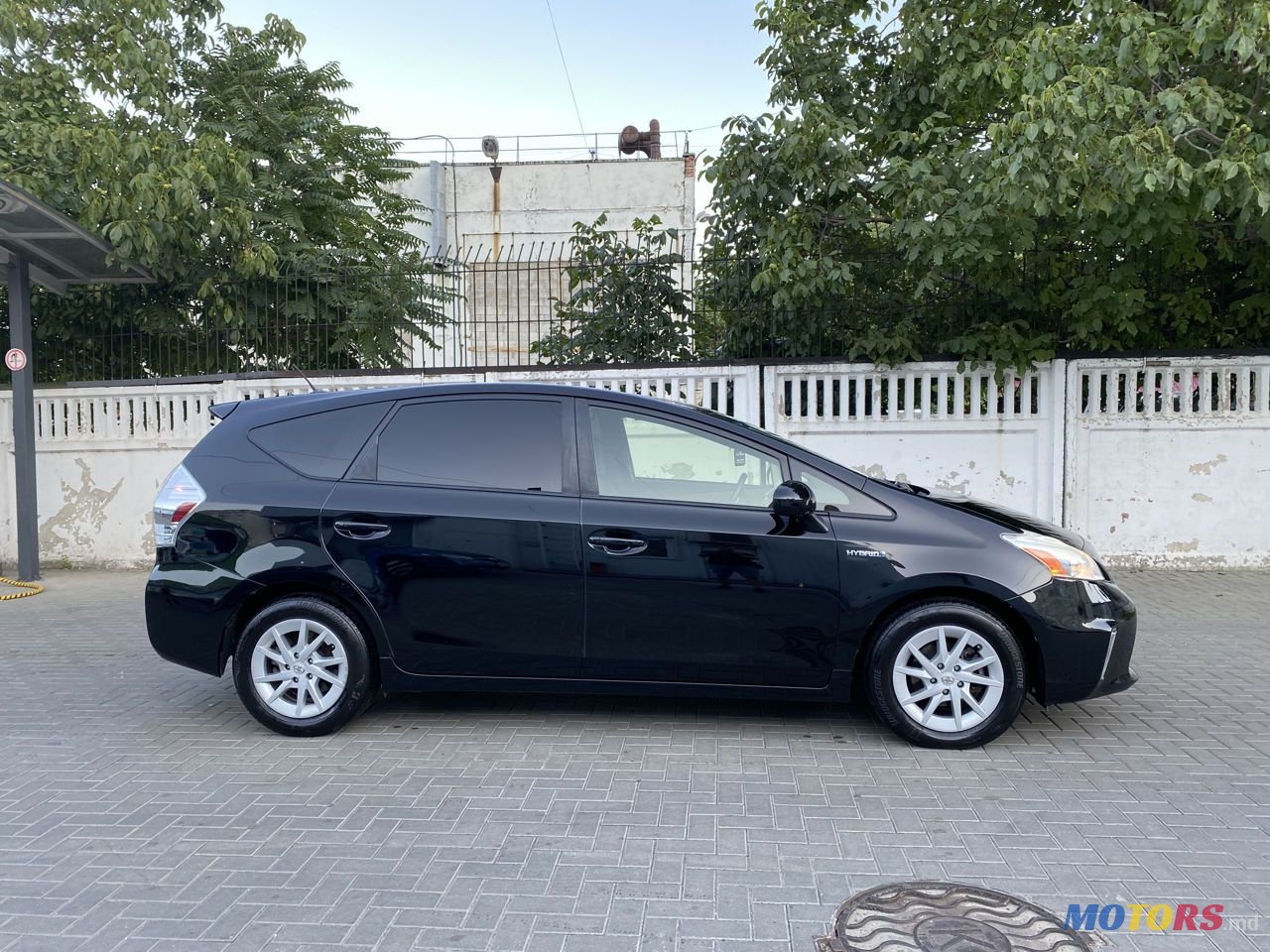 2012' Toyota Prius v photo #4