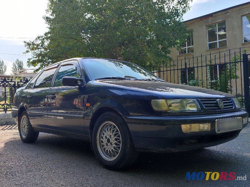 1995' Volkswagen Passat photo #2