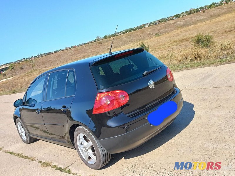 2008' Volkswagen Golf photo #4