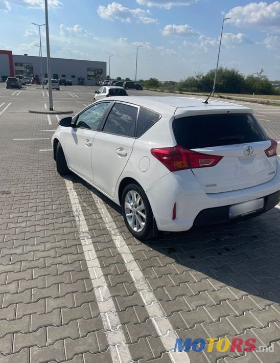 2014' Toyota Auris photo #5