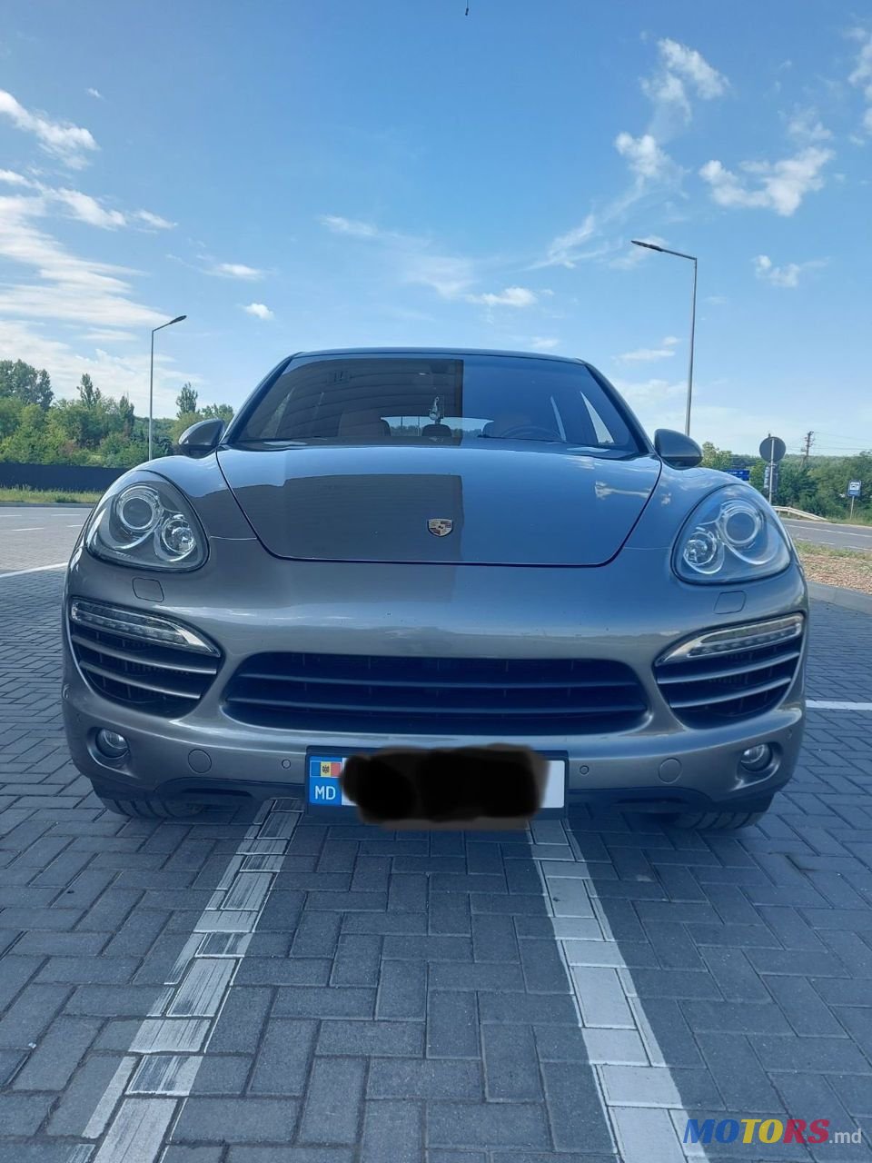 2011' Porsche Cayenne photo #1