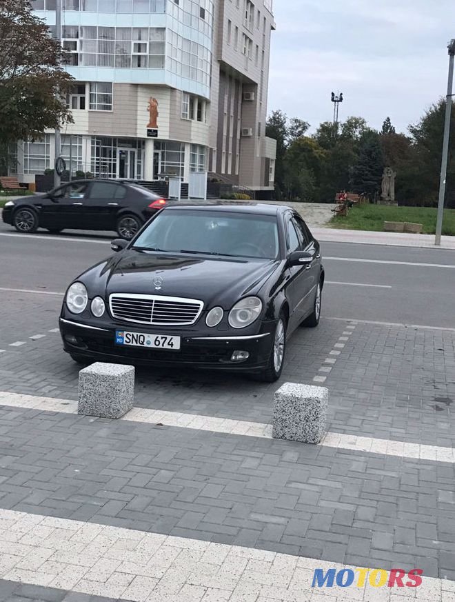 2004' Mercedes-Benz E Класс photo #1