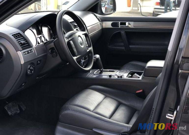 2006' Volkswagen Touareg photo #2