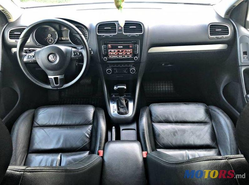 2009' Volkswagen Golf photo #2