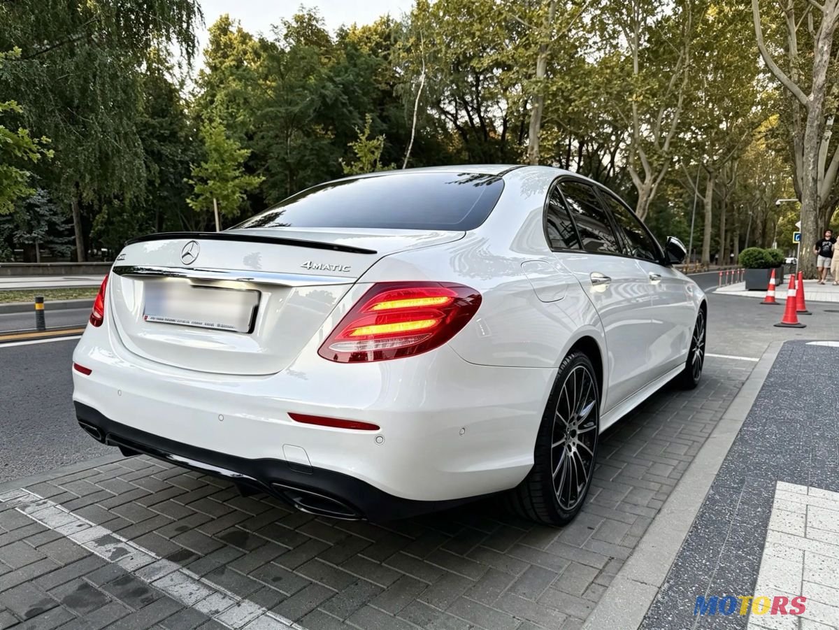 2018' Mercedes-Benz E-Class photo #1
