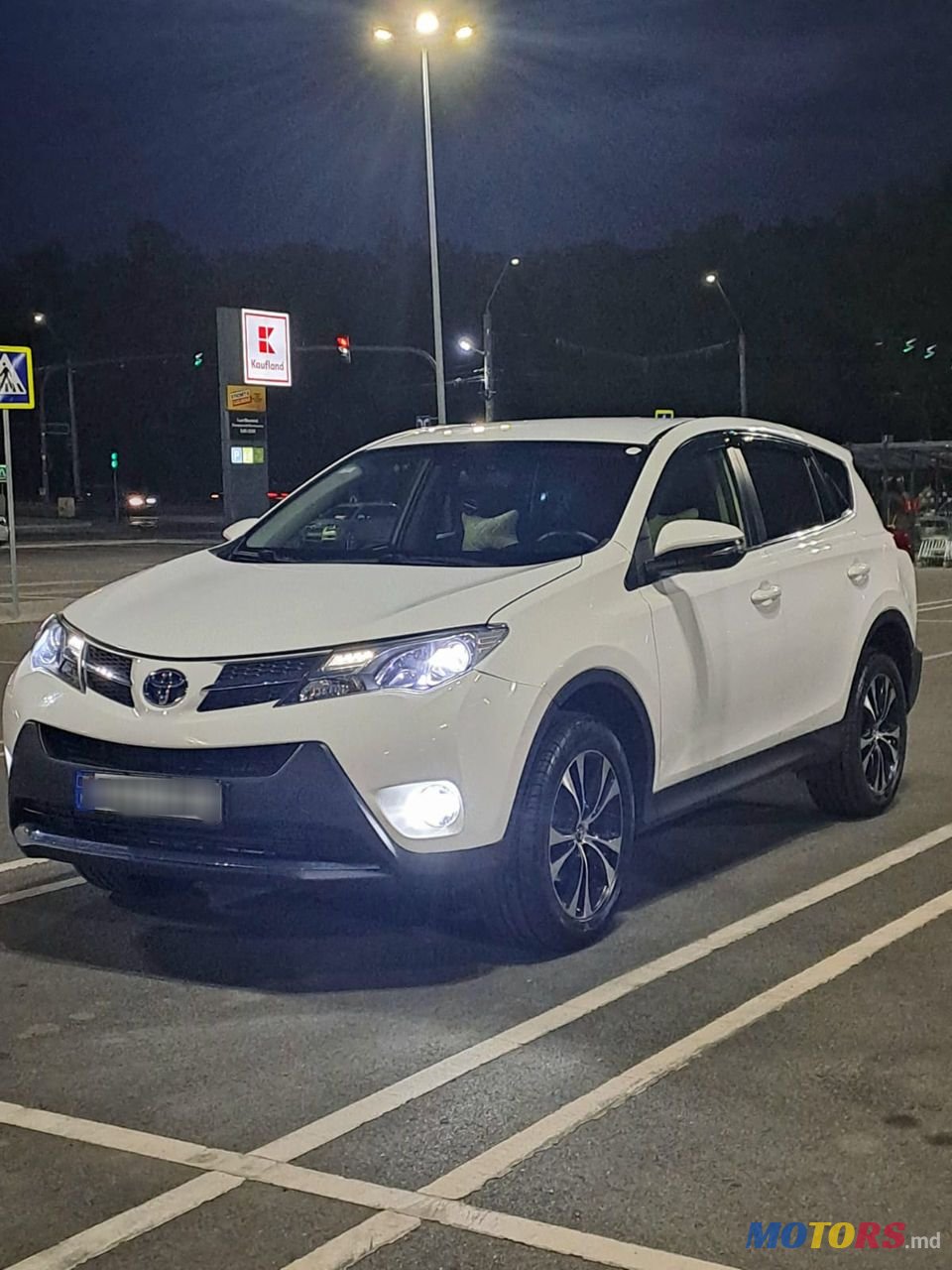 2015' Toyota RAV4 photo #1