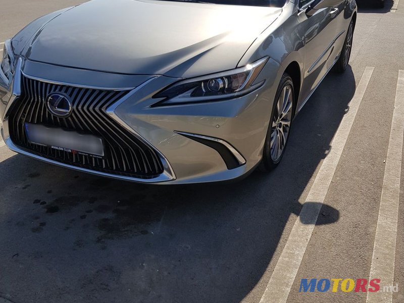 2021' Lexus Es Series photo #4