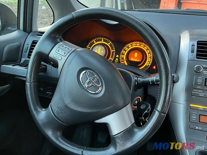 2008' Toyota Auris photo #4