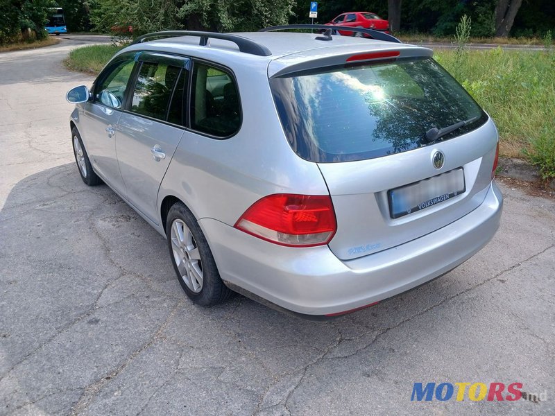 2008' Volkswagen Golf photo #4