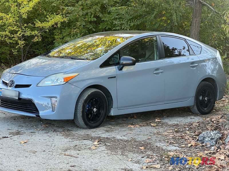 2011' Toyota Prius photo #2