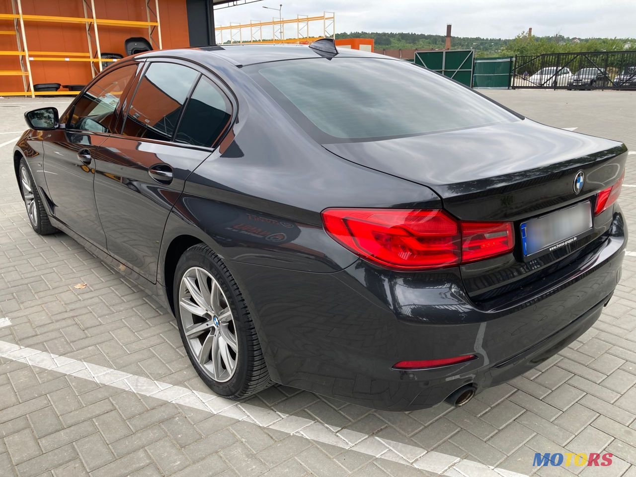 2017' BMW 5 Series photo #4