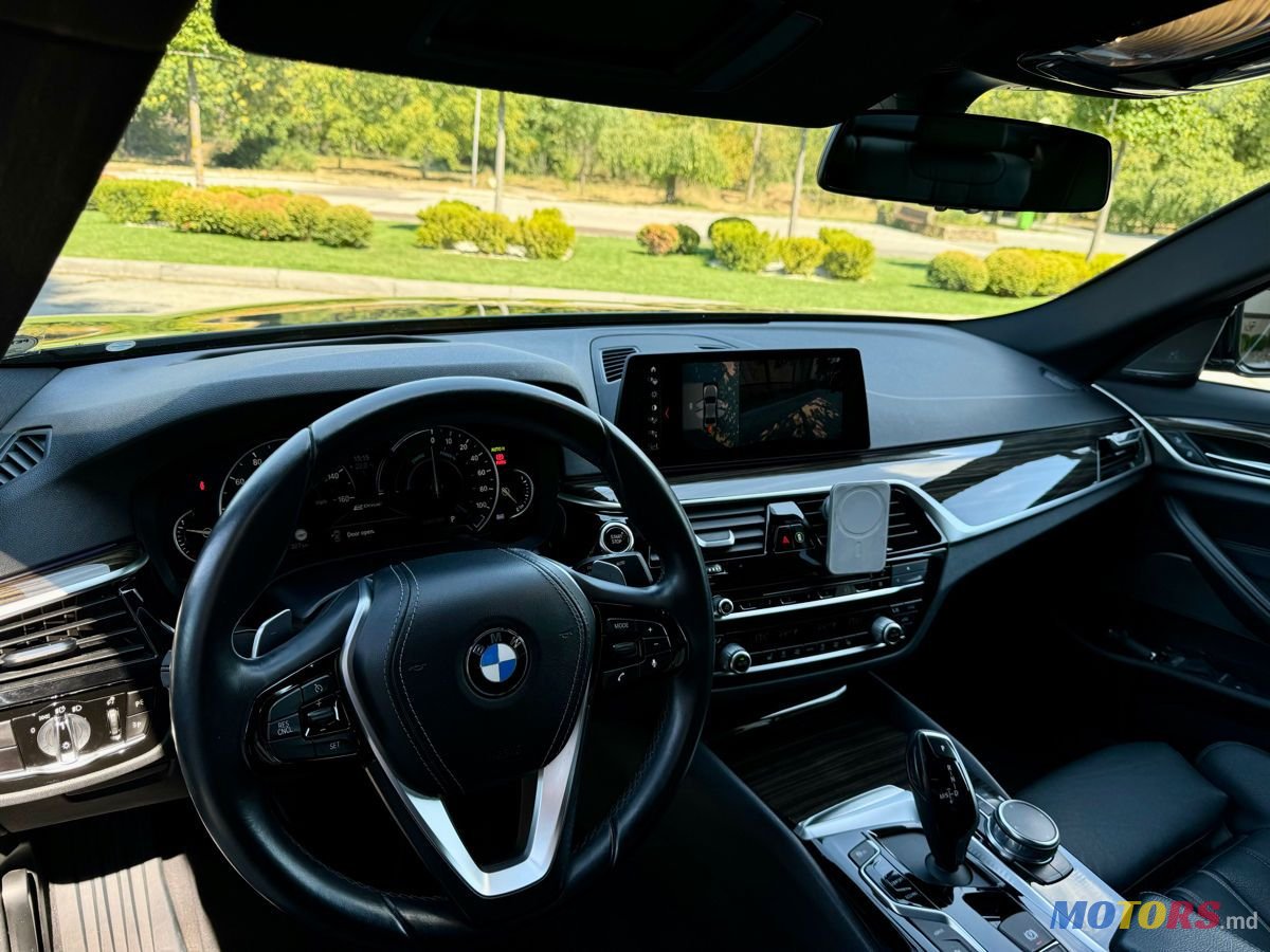 2017' BMW 5 Series photo #4