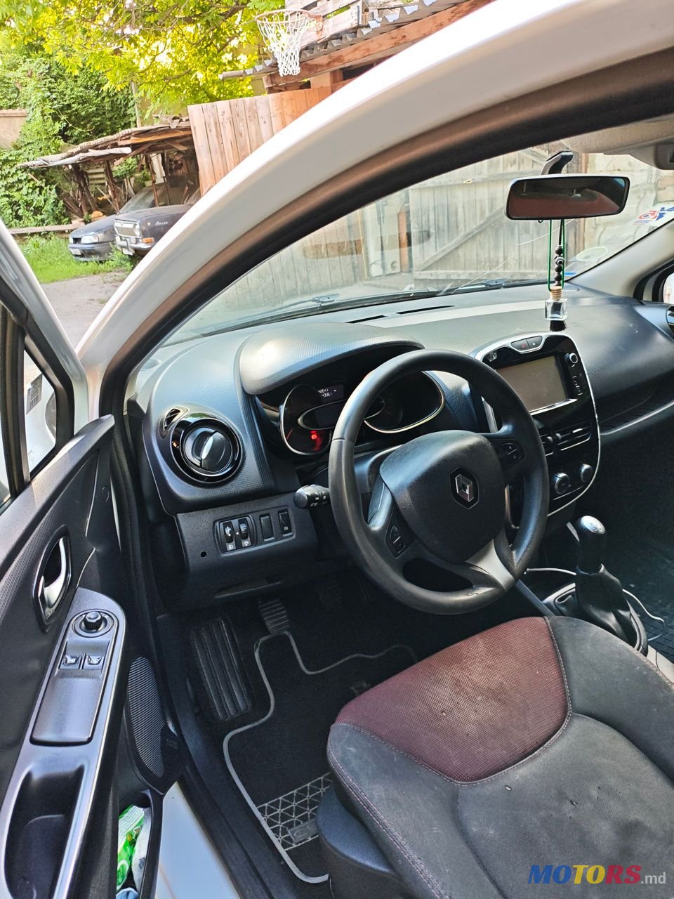 2016' Renault Clio photo #5