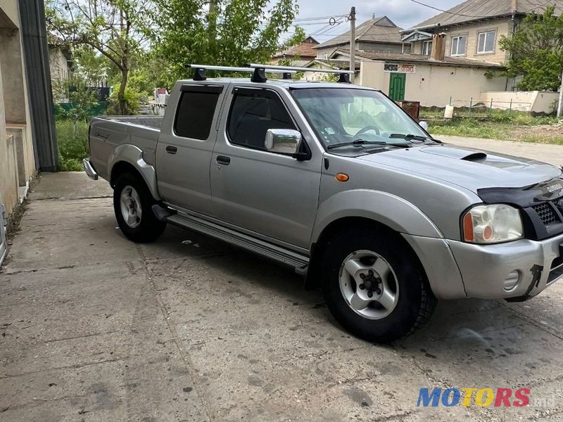 2002' Nissan Navara photo #2
