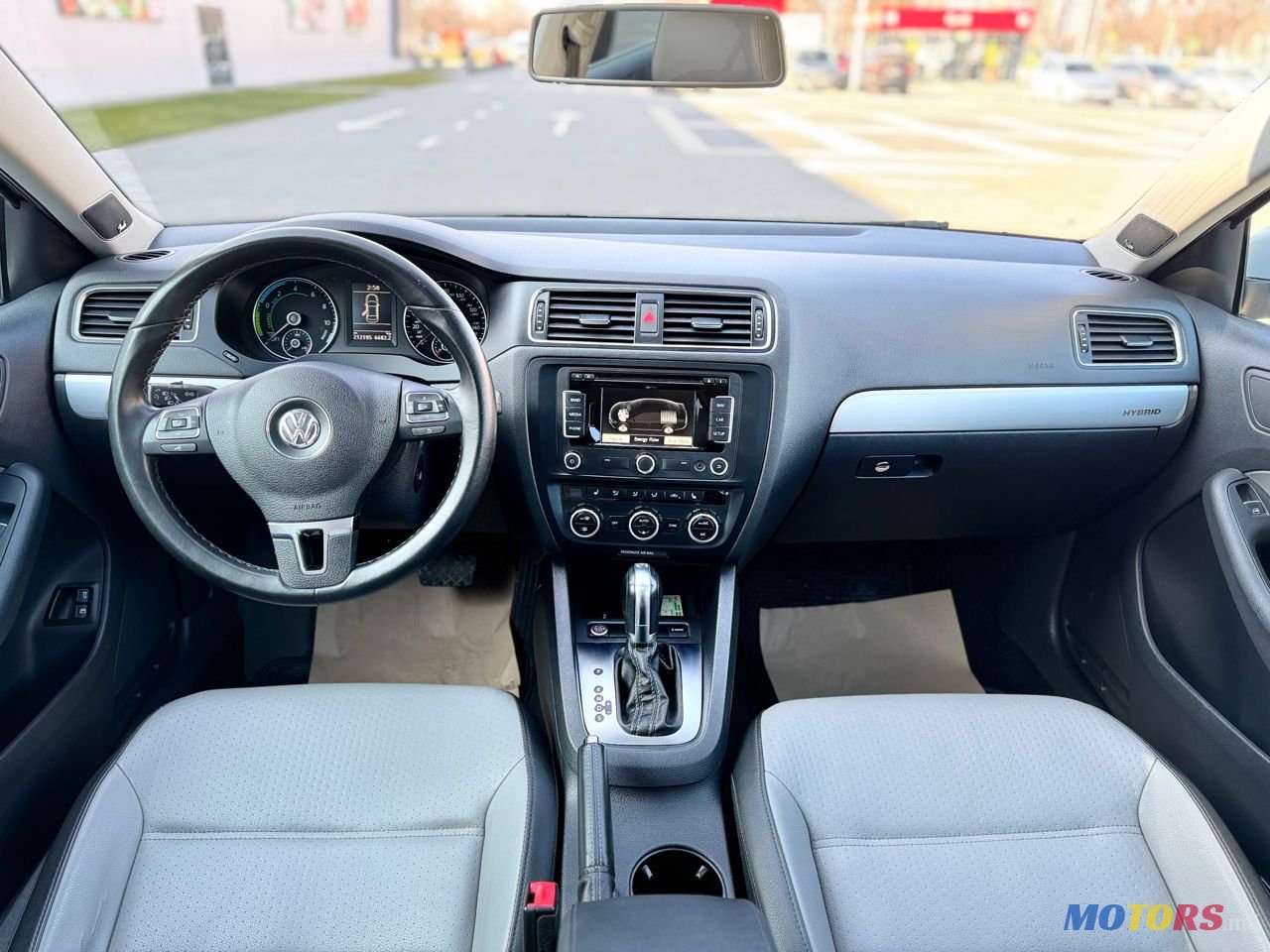 2013' Volkswagen Jetta photo #3