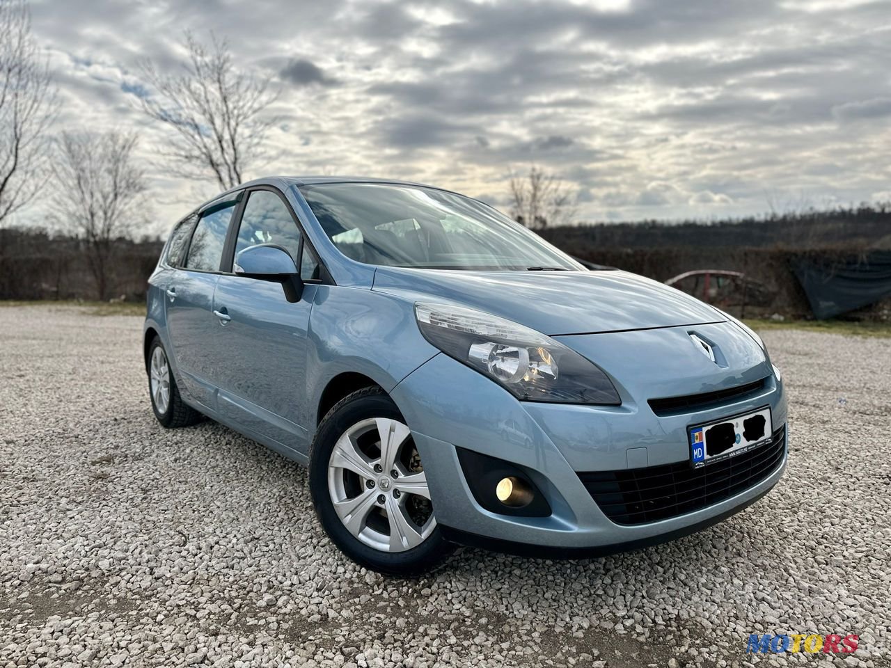 2010' Renault Grand Scenic photo #2