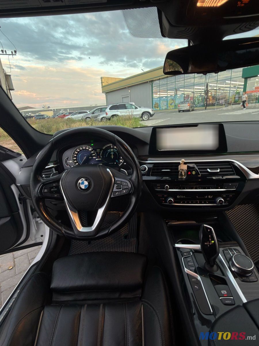 2018' BMW 5 Series photo #6