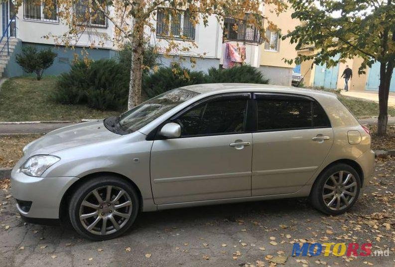 2004' Toyota Corolla photo #1