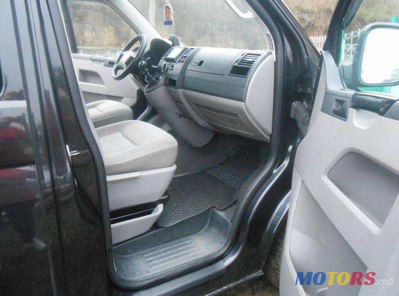 2005' Volkswagen Transporter photo #1