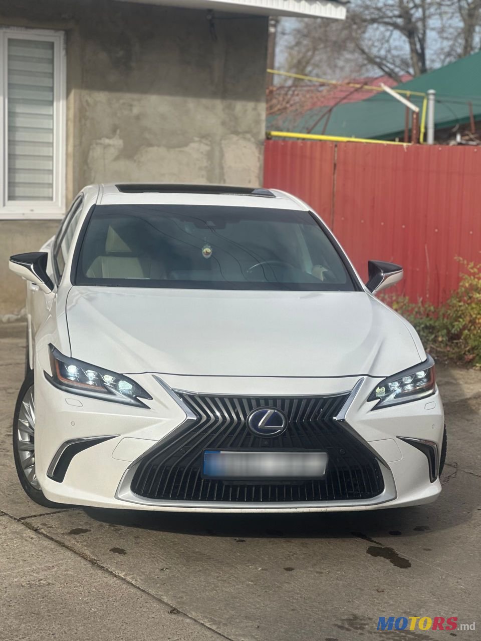 2020' Lexus Es Series photo #1