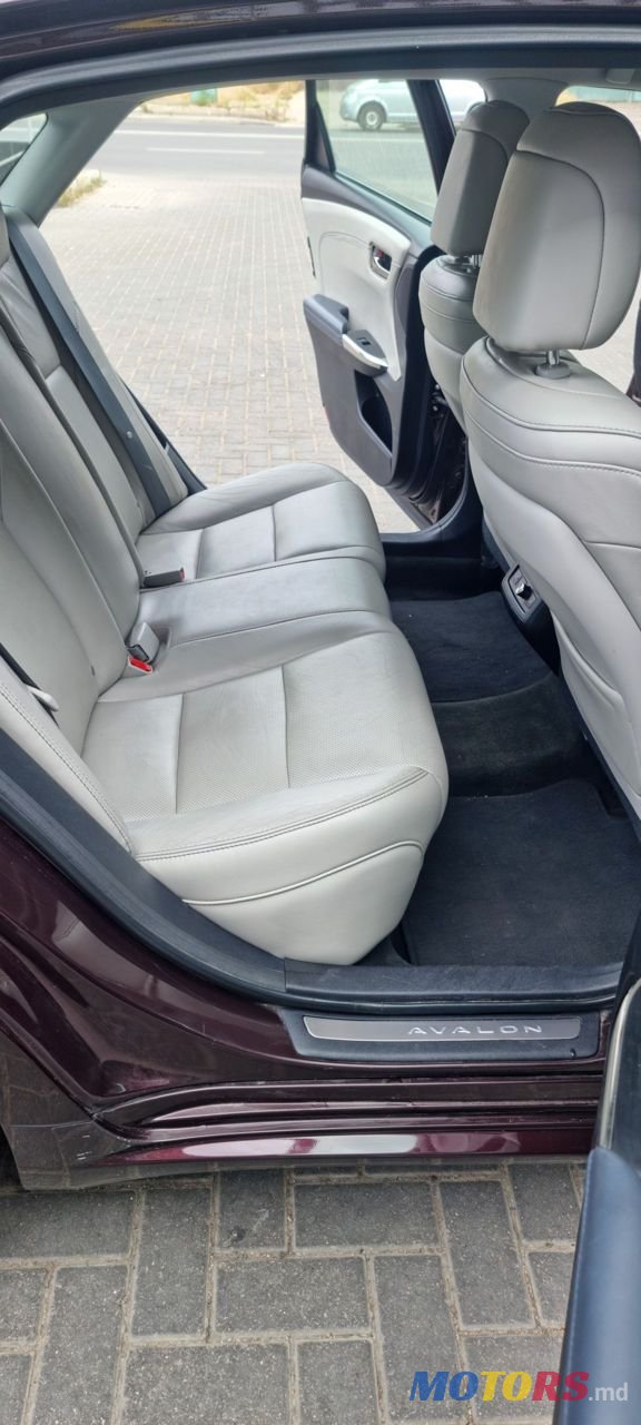 2013' Toyota Avalon photo #4