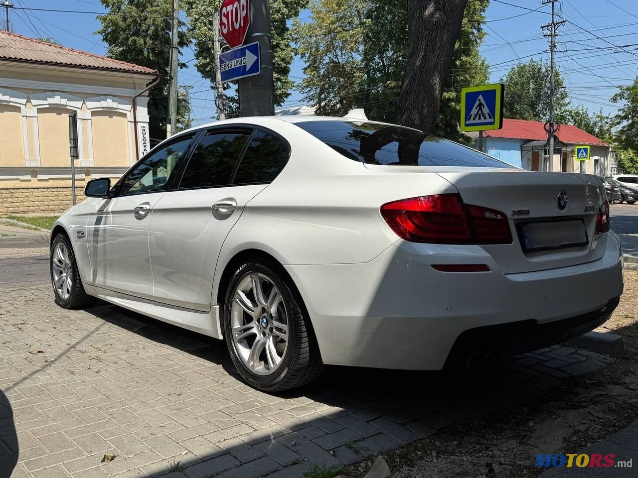 2012' BMW 5 Series photo #3