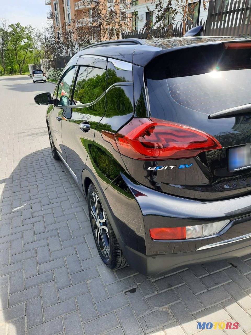 2017' Chevrolet Bolt photo #2