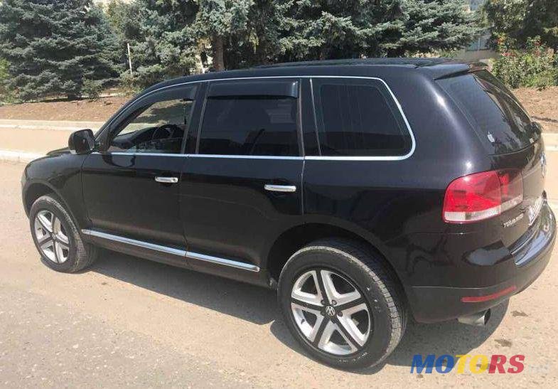 2004' Volkswagen Touareg photo #2