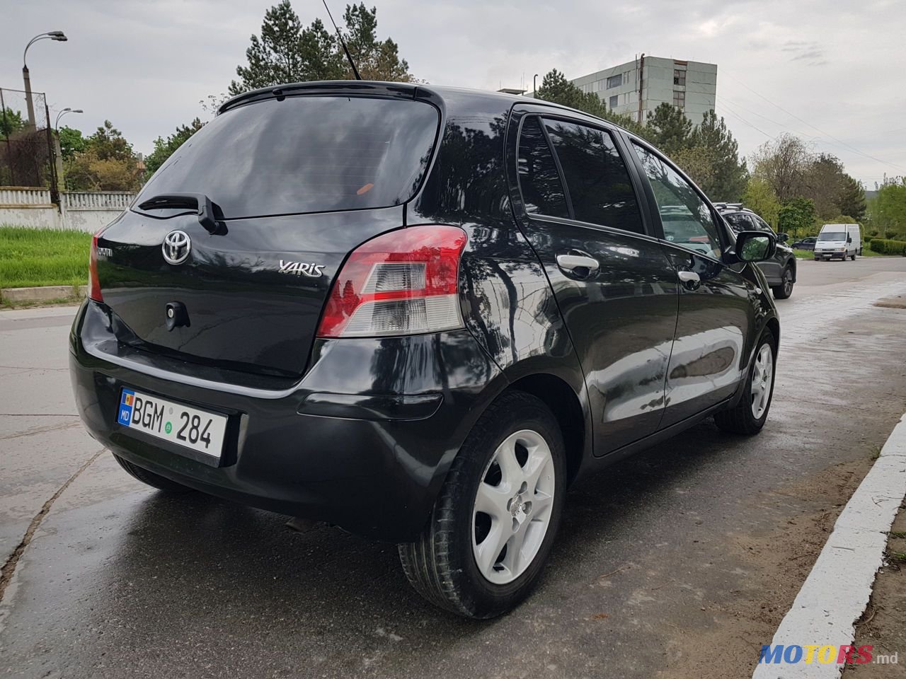 2010' Toyota Yaris photo #3