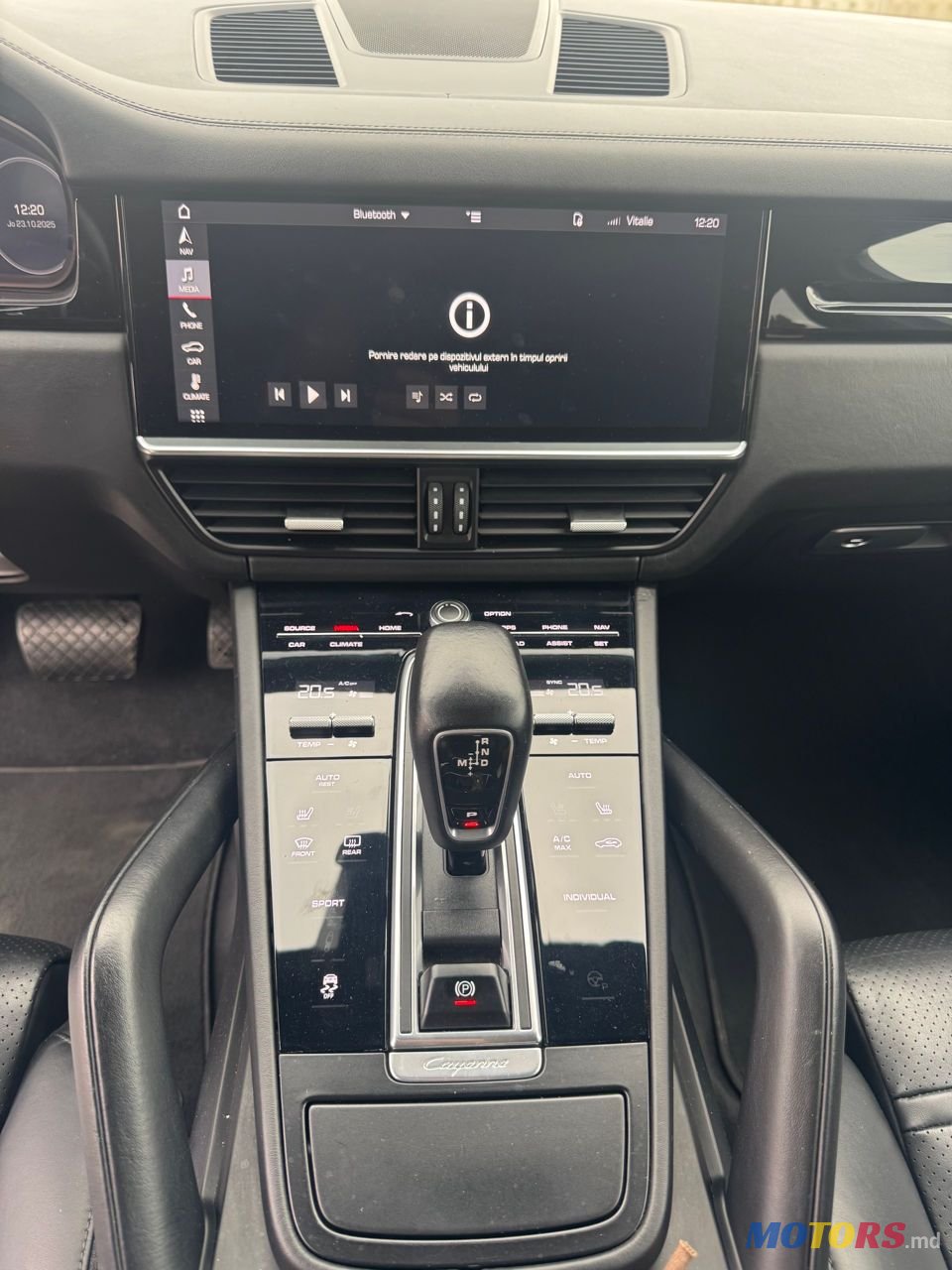 2019' Porsche Cayenne photo #6