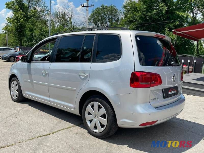 2010' Volkswagen Touran photo #3