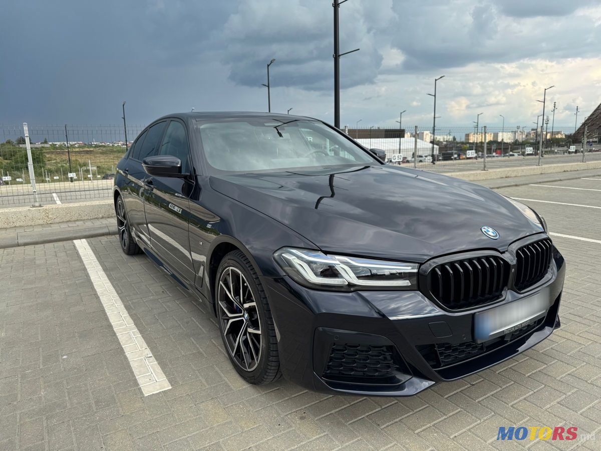 2022' BMW 5 Series photo #3