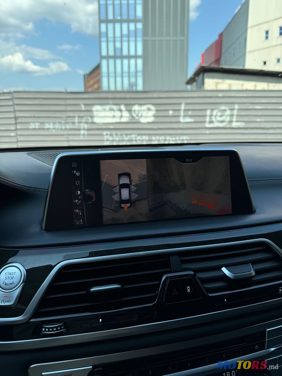 2016' BMW 7 Series photo #2