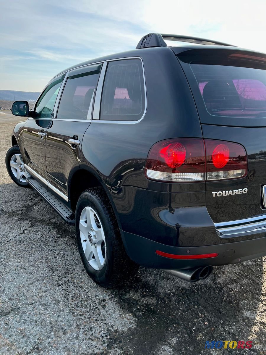 2007' Volkswagen Touareg photo #2