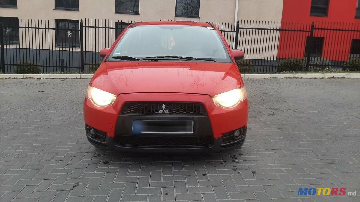 2009' Mitsubishi Colt photo #1