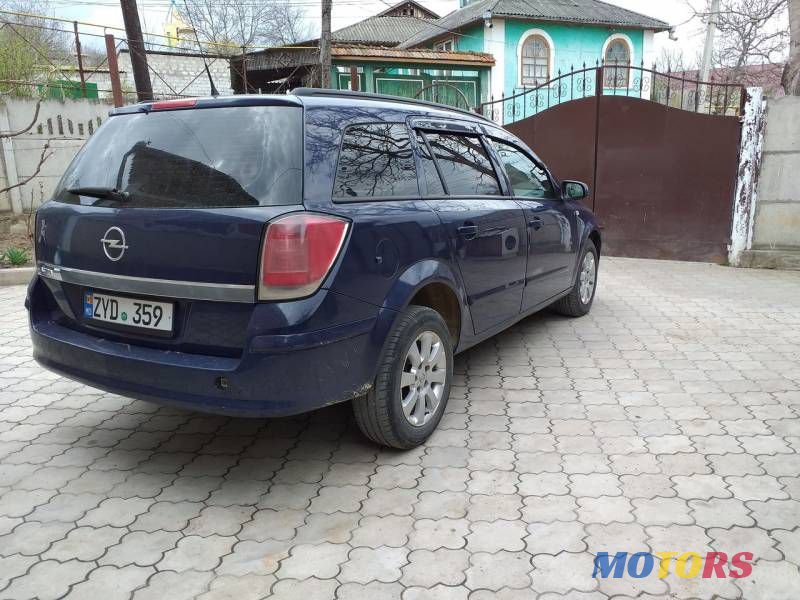 2005' Opel Astra photo #2