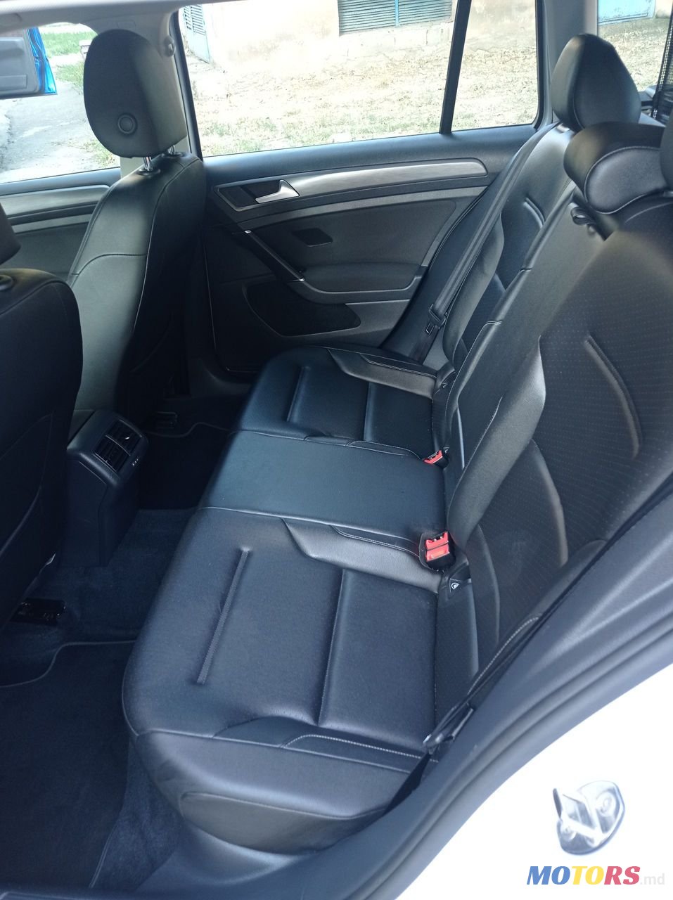 2017' Volkswagen Golf photo #4