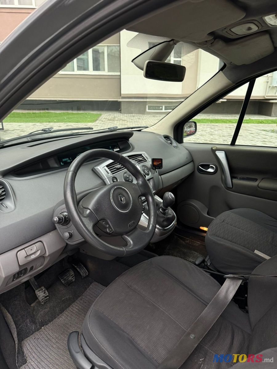 2008' Renault Scenic photo #6