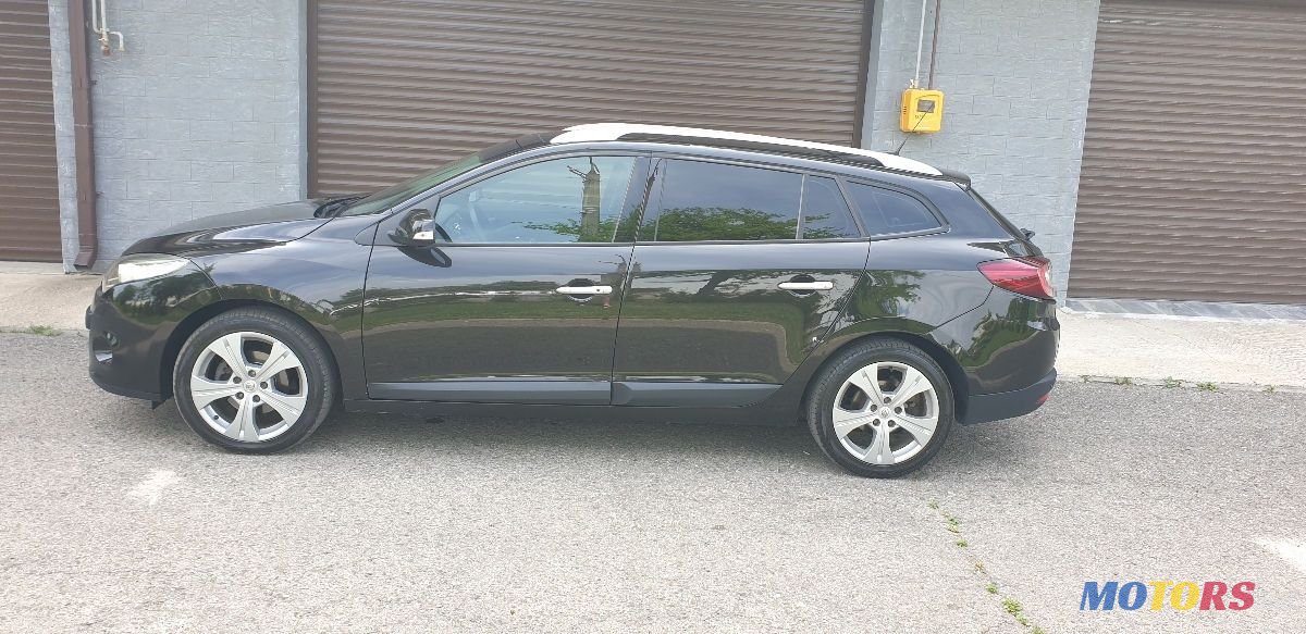 2010' Renault Megane photo #5