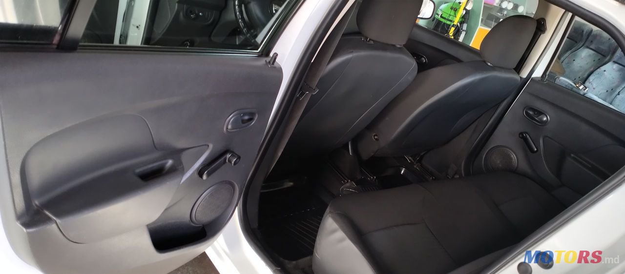 2015' Dacia Logan photo #2