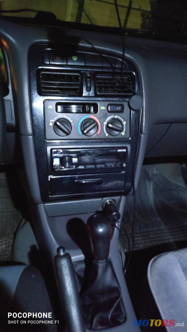 2000' Toyota Avensis photo #5