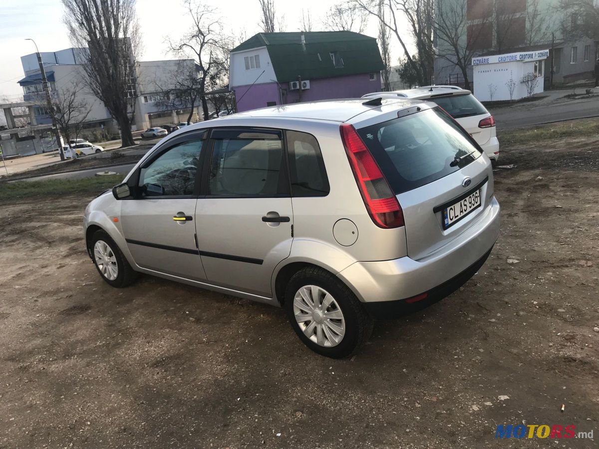 2004' Ford Fiesta 5D photo #1