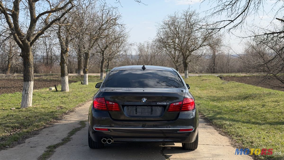 2015' BMW 5 Series photo #4