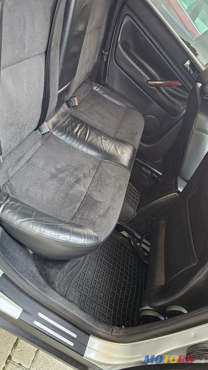 2004' Volkswagen Passat photo #6