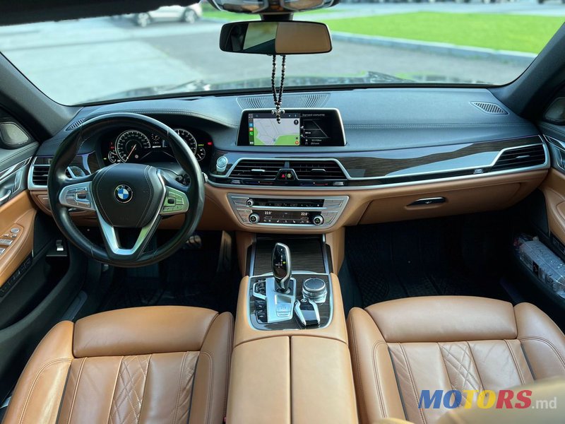 2016' BMW 7 Series photo #5