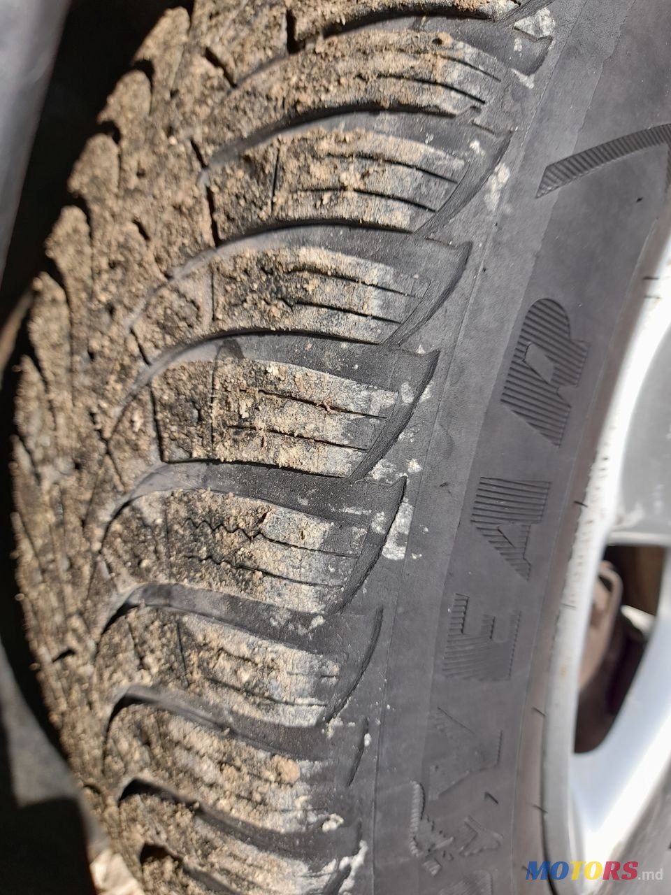 2004' Volkswagen Touran photo #2