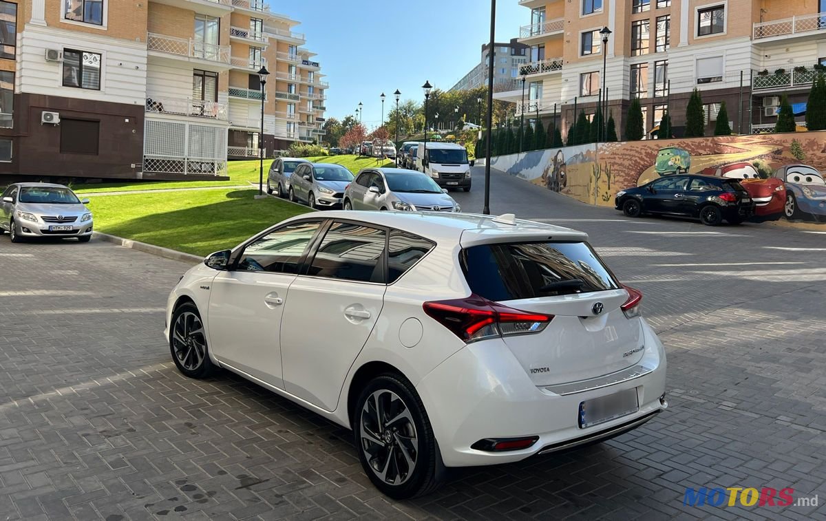 2016' Toyota Auris photo #3