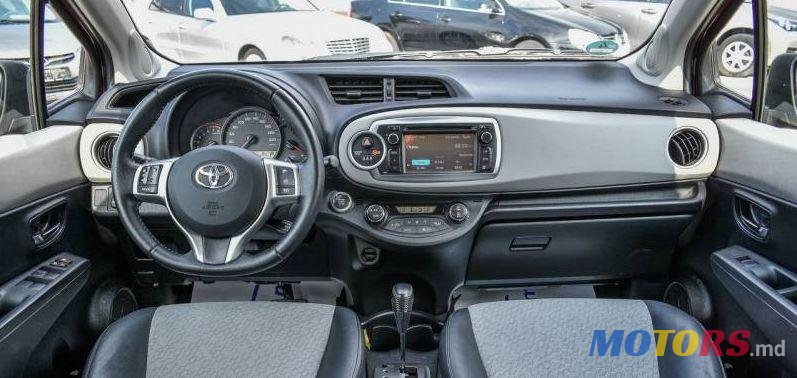 2012' Toyota Yaris photo #1