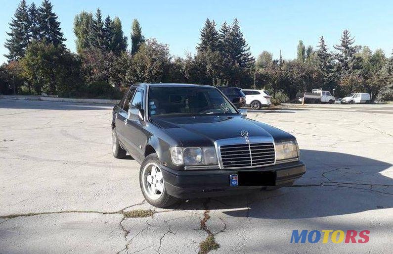 1989' Mercedes-Benz E photo #1